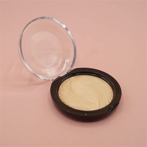 defying  ton diamond highlighter radiant elegance