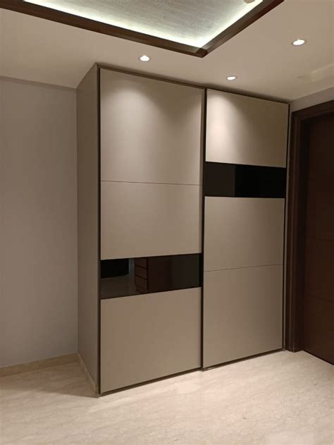 pu wardobe | Wardrobe laminate design, Sliding wardrobe designs ...