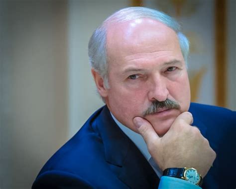 Лукашенко приказал чиновникам устроить на работу своих родственников ...