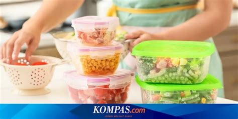 menata wadah makanan  lebih rapi  terorganisir menata