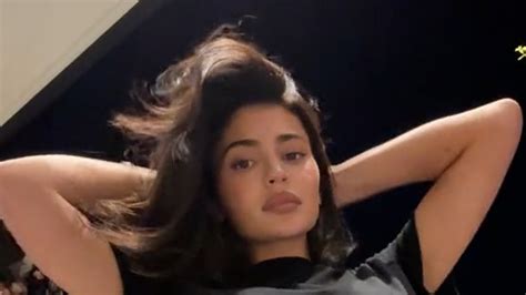 kylie jenner flaunts real natural hair  wigs  extensions
