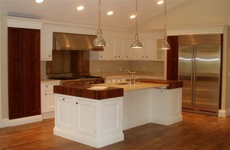 Clive Christian Cabinetry for Traditional Kitchen