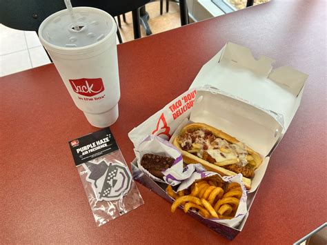 Jack in the Box and Snoop Dogg Team Up For Munchie Meal