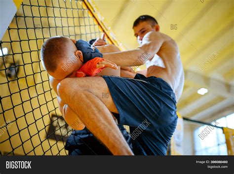 MMA Fighter Performs Image & Photo (Free Trial) | Bigstock