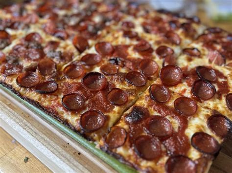 pepperoni grandma pie rpizza