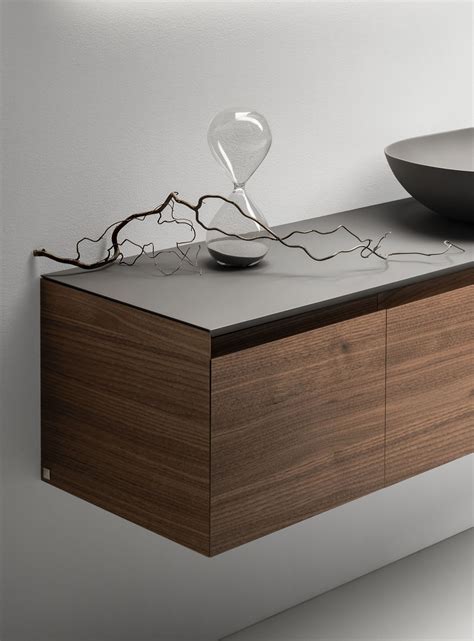 Fenix bathroom cabinet: innovative technology and design