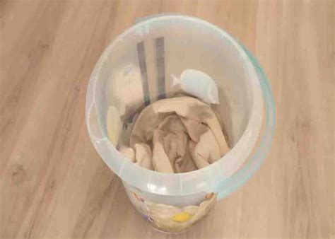 how to make clothes white again
