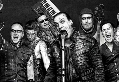 Rammstein выложили ироничные плакаты к своему концертному туру | MAXIM