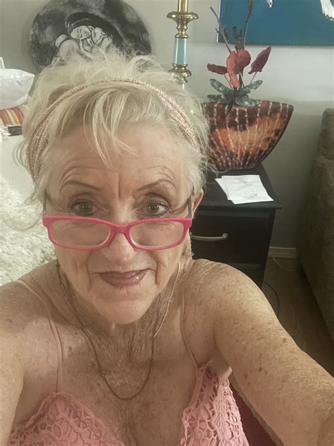 Pin by Jinxx.o ‎ on Meme in 2025 | Old lady pics, Older beauty, Old