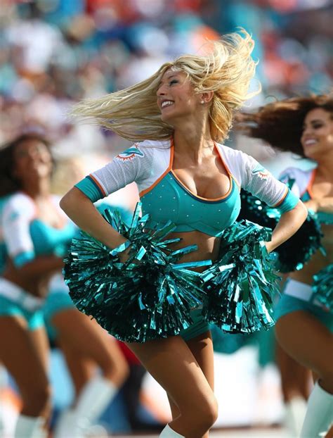 Miami Dolphins busty cheerleader (1200 x 1577) | Fotos mujeres lindas
