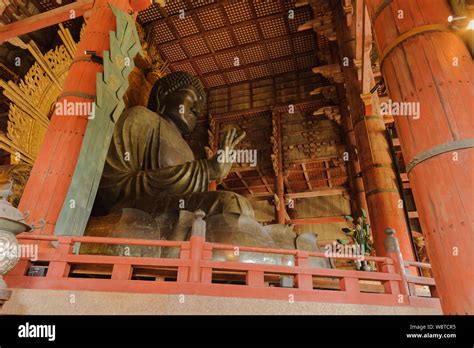 Daibutsu todaiji hi-res stock photography and images - Alamy