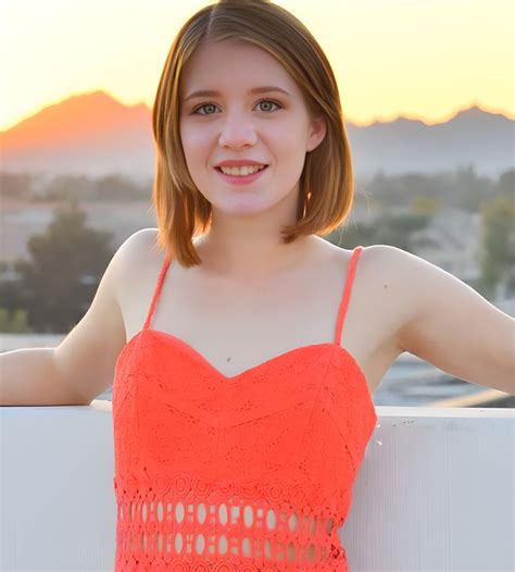 Dakota Burns - A Look At Fan Community And Content