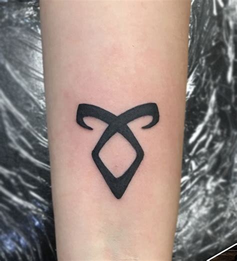 nephilim rune tattoo | Rune tattoo, Shadow hunter tattoo, Creative tattoos