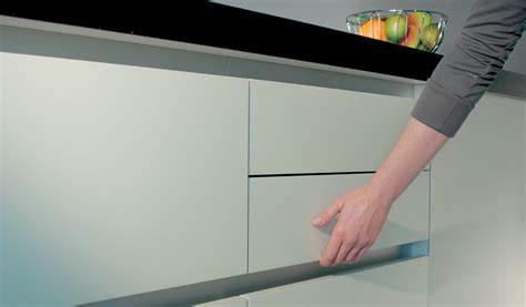 Профиль для кухонных баз в Саратове