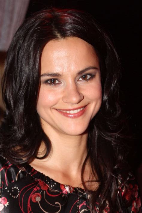 Melinda Kinnaman - Biography, Height & Life Story | Super Stars Bio