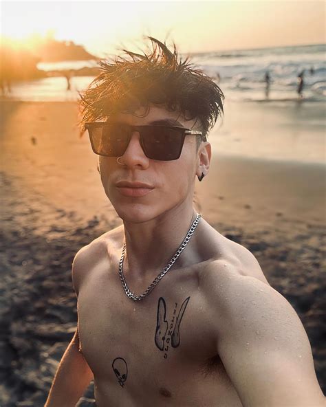 Iván Fernández | Y Tu le llamas orgullo, pero baby esto es amor propio🖤