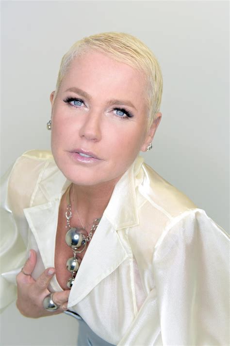 Foto: Xuxa Meneghel elenca looks usados por ela em programa de TV