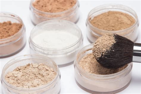 Cosmetic Makeup Vs. Mineral Makeup: The 5 Benefits Of Mineral Makeup