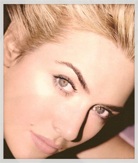 Kate Winslet Close Up - 4K Artist Wallpaper