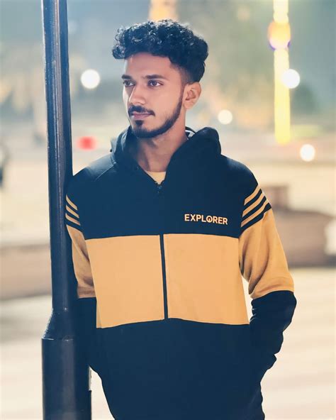 Gaurav Yadav | Look like a ..😉 ️ #foryou #explore #viral | Instagram