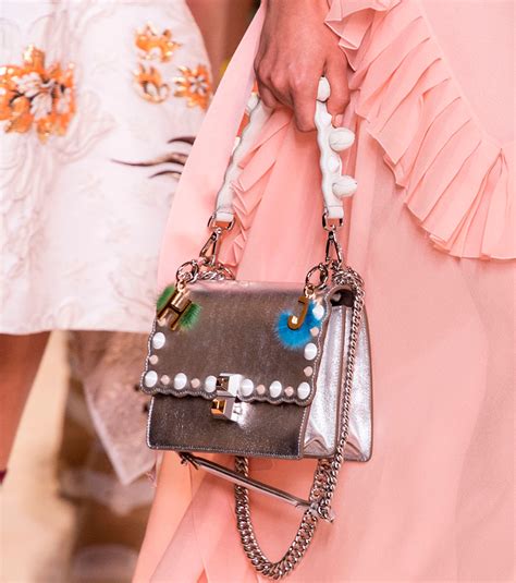 Сумки Fendi – 45 фото из коллекции весна-лето 2017