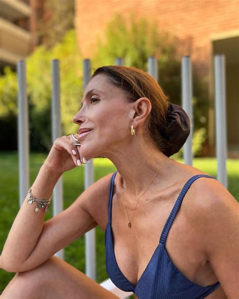 Nueva ola de críticas contra Carolina Arregui tras posar en bikini