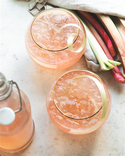 how to make Rhubarb Gin (easy recipe)