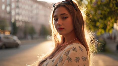 Ulya. Canon R8 + RF 50 f/1.8 - YouTube
