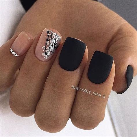 Подборка в черном цвете на короткие ногти🖤 | Trendy nails, Luxury nails ...