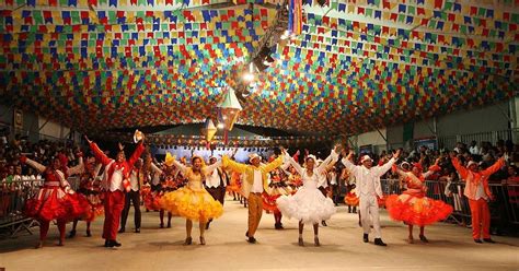 Quadrilha: origem, dança, música e características - Toda Matéria