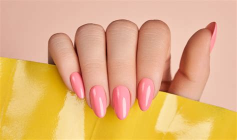 Pomysły na różowe paznokcie hybrydowe | Blog Indigo Nails
