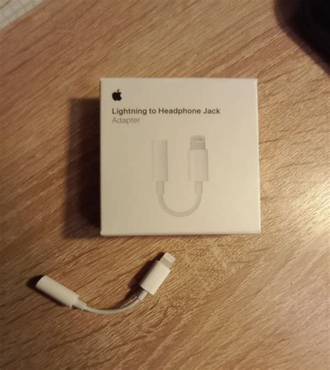 Переходник Apple lightning to 3,5 - «Оригинальный переходник Apple ...
