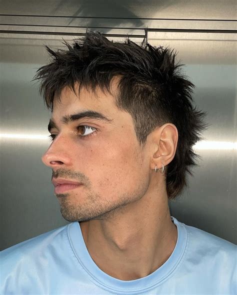 A Step By Step Tutorial For Creating A Unique Long Hair Spiky Appearance For Men