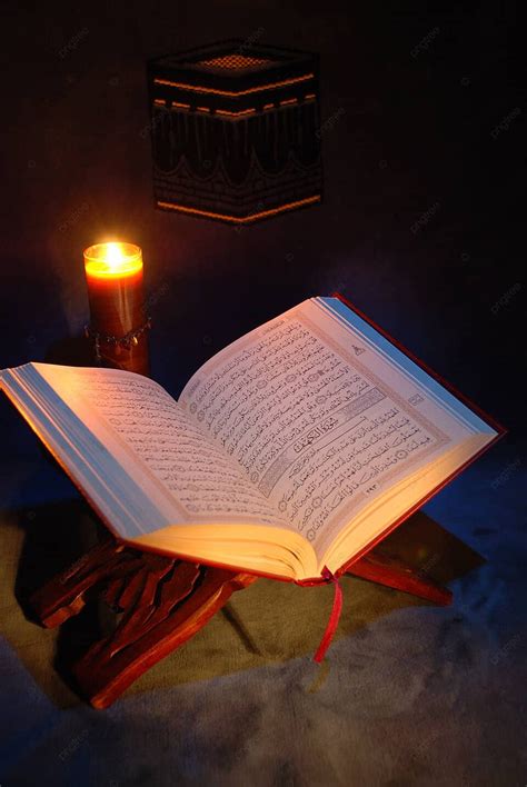 Quran Suci Bayangan Allah Koran Foto Latar belakang Dan Gambar Untuk ...