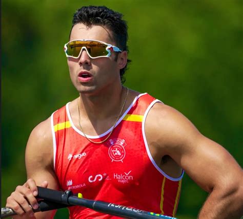 gonzalo garcia supera la repesca en scull individual