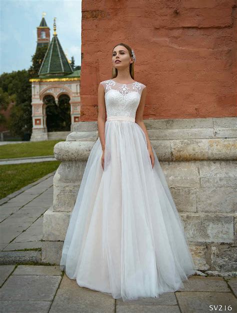 Свадебное платье в цвете айвори Астра в аренду в Москве | YesDress