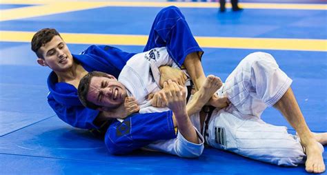 Different Ways In Which You Can Finish A Jiu-Jitsu Choke - BJJ World