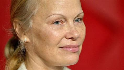 „Искам да остарея естествено”: На 56 години Памела Андерсън шокира с ...