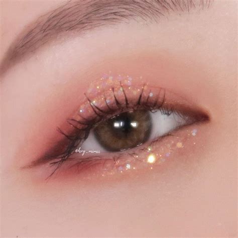 Glitter eye | Kawaii schminke, Augen make-up kunst, Schminke foto