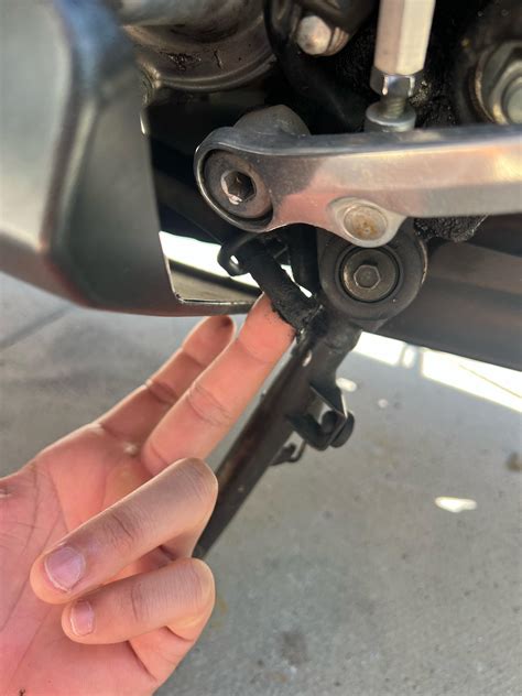 Anybody know where this might connect to? : r/cbr