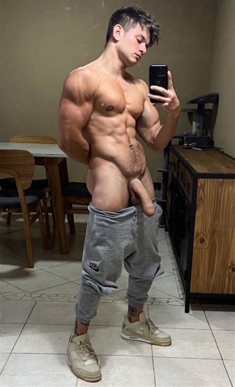 Naked Hung Guys - photo 179 - BoyFriendTV.com