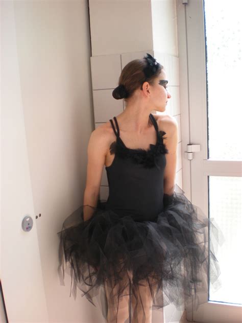 swan costume diy 7