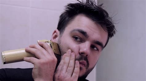 Как подстричь бороду самому себе? Время карантина (covid-19) - YouTube