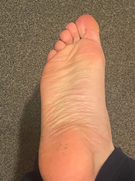 Stinky soles 😉 : r/bbwfeetlove