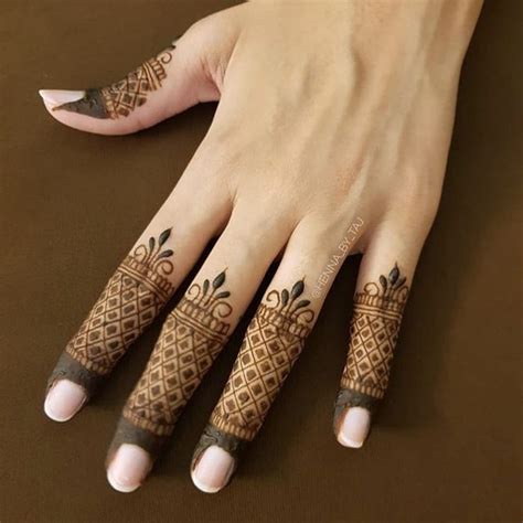 50+ Simple Finger Mehndi Designs for Front & Back 2021, Finger Henna Ideas