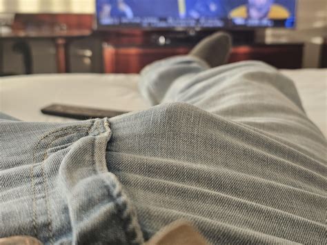 Stuck in the hotel for the night. What should I do? (35) : r/Men_Gone_Wild