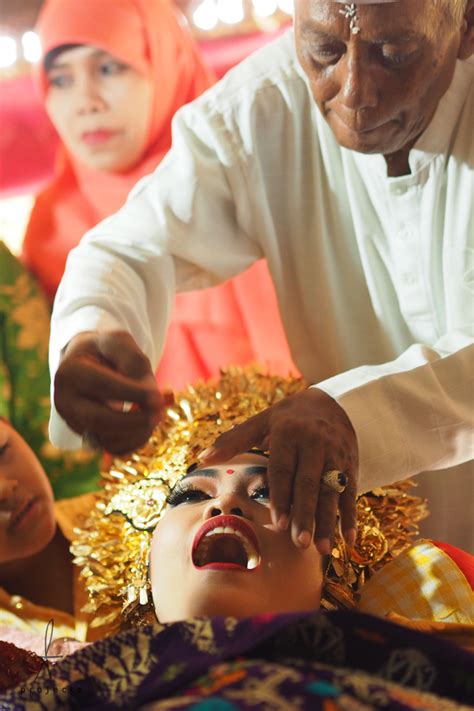 Metatah Ceremony by shendyJEPRET | Bridestory.com