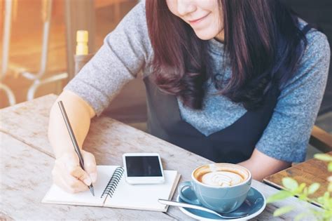 Premium Photo | Woman working on table