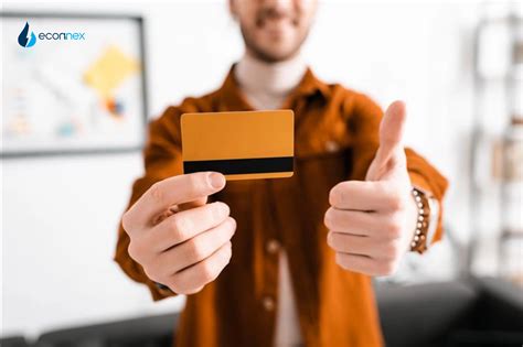 Balance Transfer Credit Cards: Pros & Cons for Cardholders