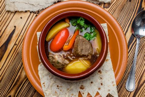 Шурпа в казане на костре – простой и вкусный рецепт, как приготовить ...